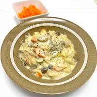 鶏もも肉のクリーム煮と人参のラペ|たーたさん