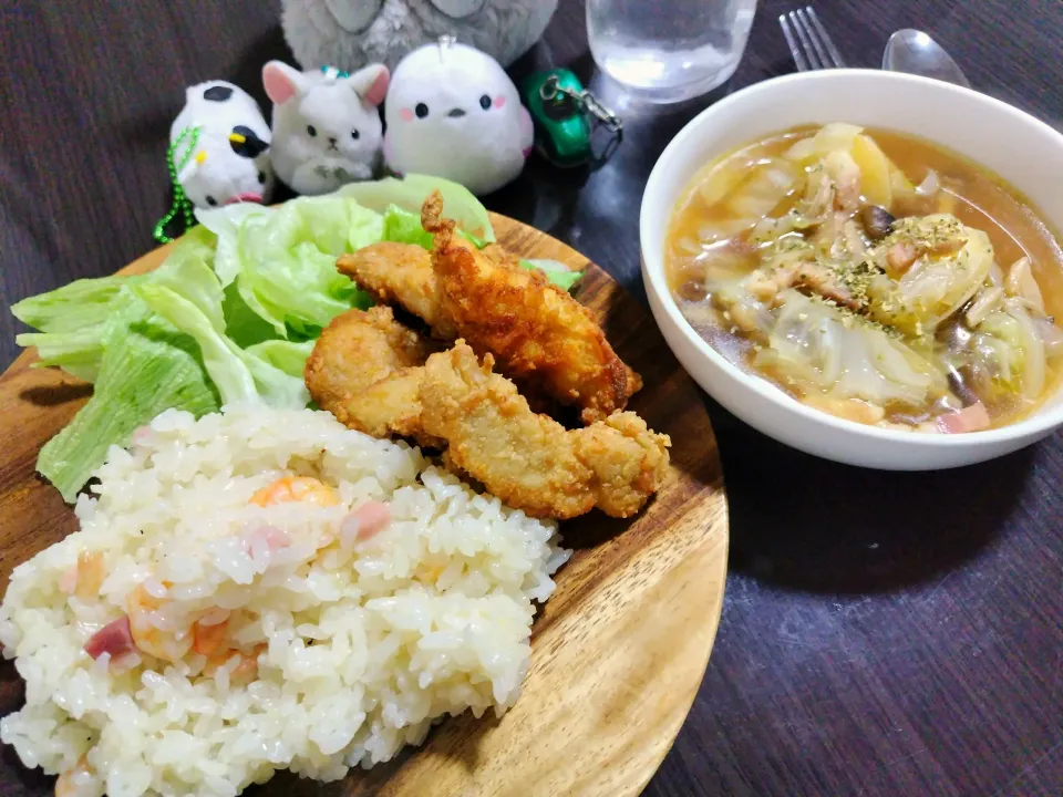 エビピラフ、野菜ときのこのポトフ、鶏ササミのスティックフライ、レタスサラダ|サトリさん