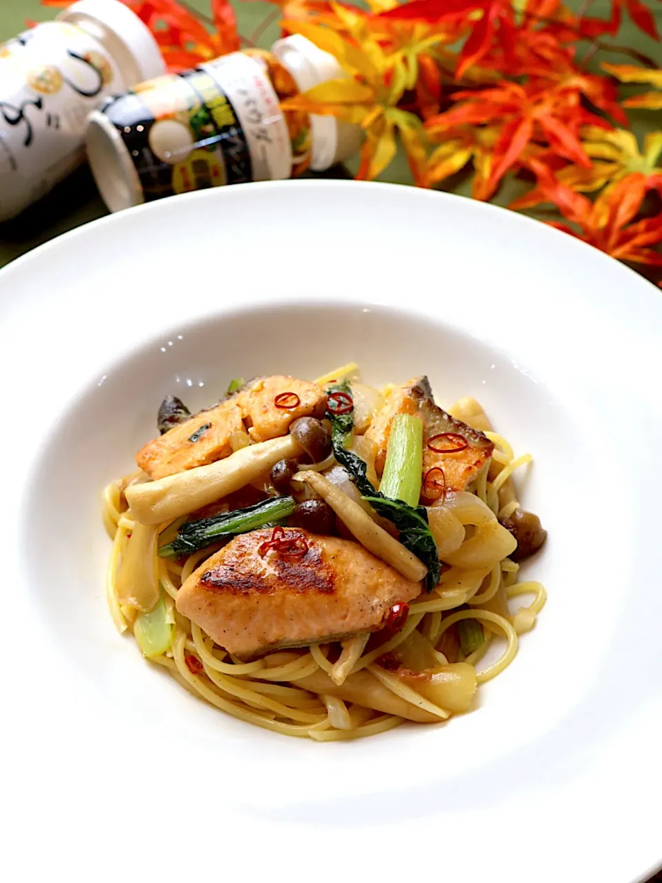 秋鮭ときのこと小松菜の味噌ペペロンチーノ|めいめいさん