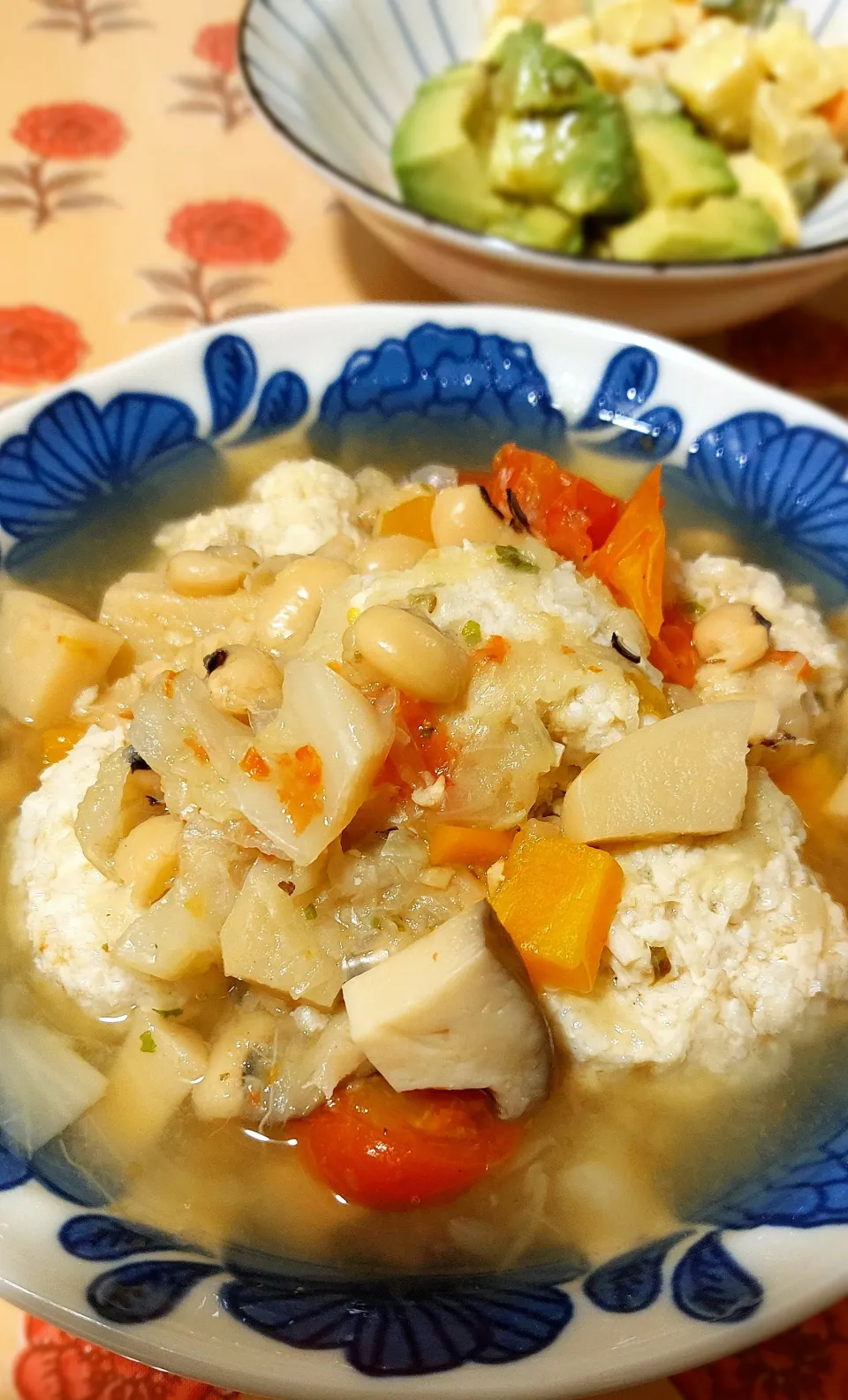 鶏団子とブラックアイドピーのスープ|きつねさん