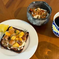 パンチェッタと柿のタルティーヌ|takosさん