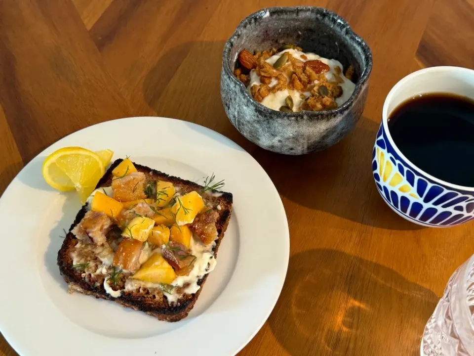 パンチェッタと柿のタルティーヌ|takosさん