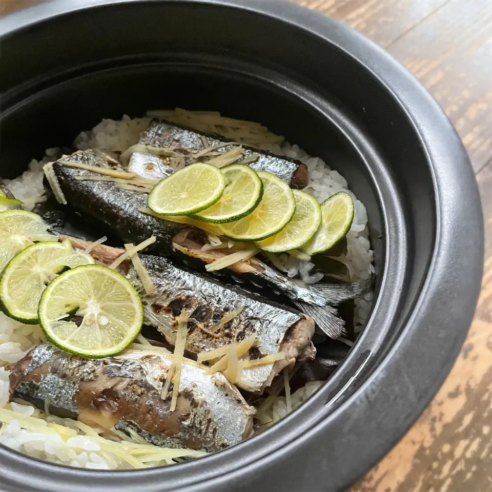 秋刀魚の土鍋ご飯|koji toyodaさん
