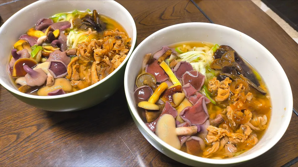 天然きのこの肉そば|やかんちゃんさん
