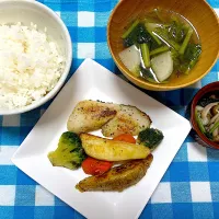 白身魚バジルソテー、小松菜としめじのアンチョビガーリック和え、蕪の中華スープ|jackybeanさん