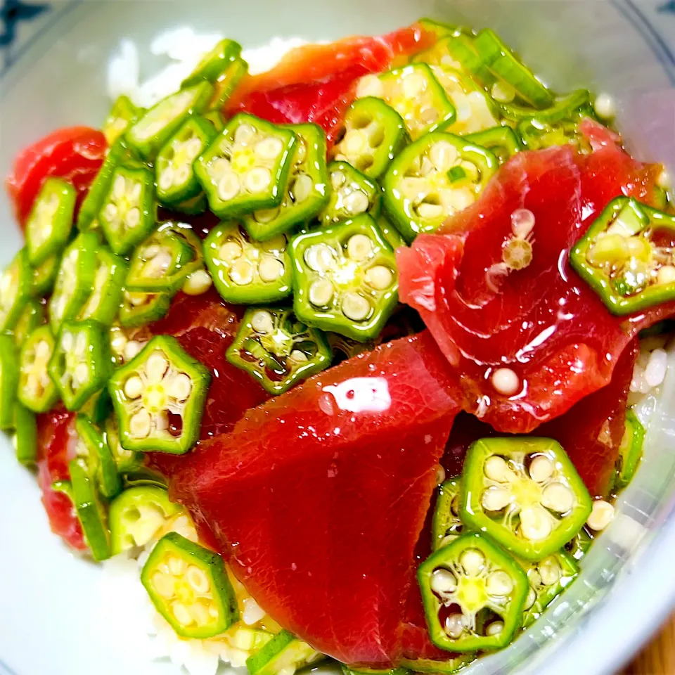 ”オクラと漬け鮪のネバネバ丼@ 自宅飯|平大さん