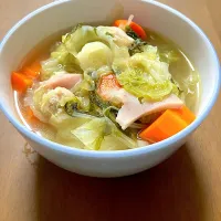 野菜たっぷりコンソメスープ|KAORUNSHEEPさん