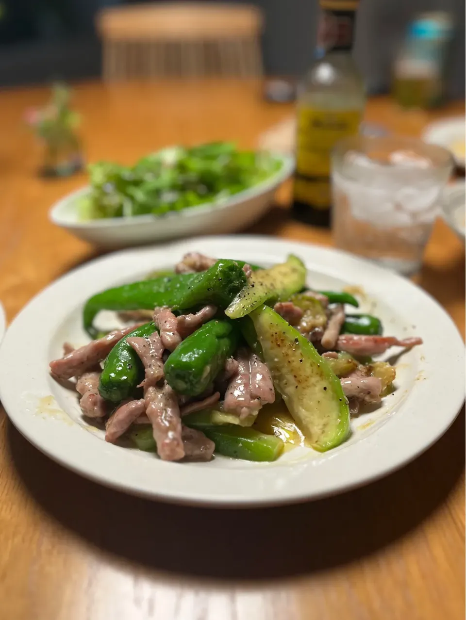 10/13の夕食　白茄子と万願寺とうがらしの塩炒め|yoneさん