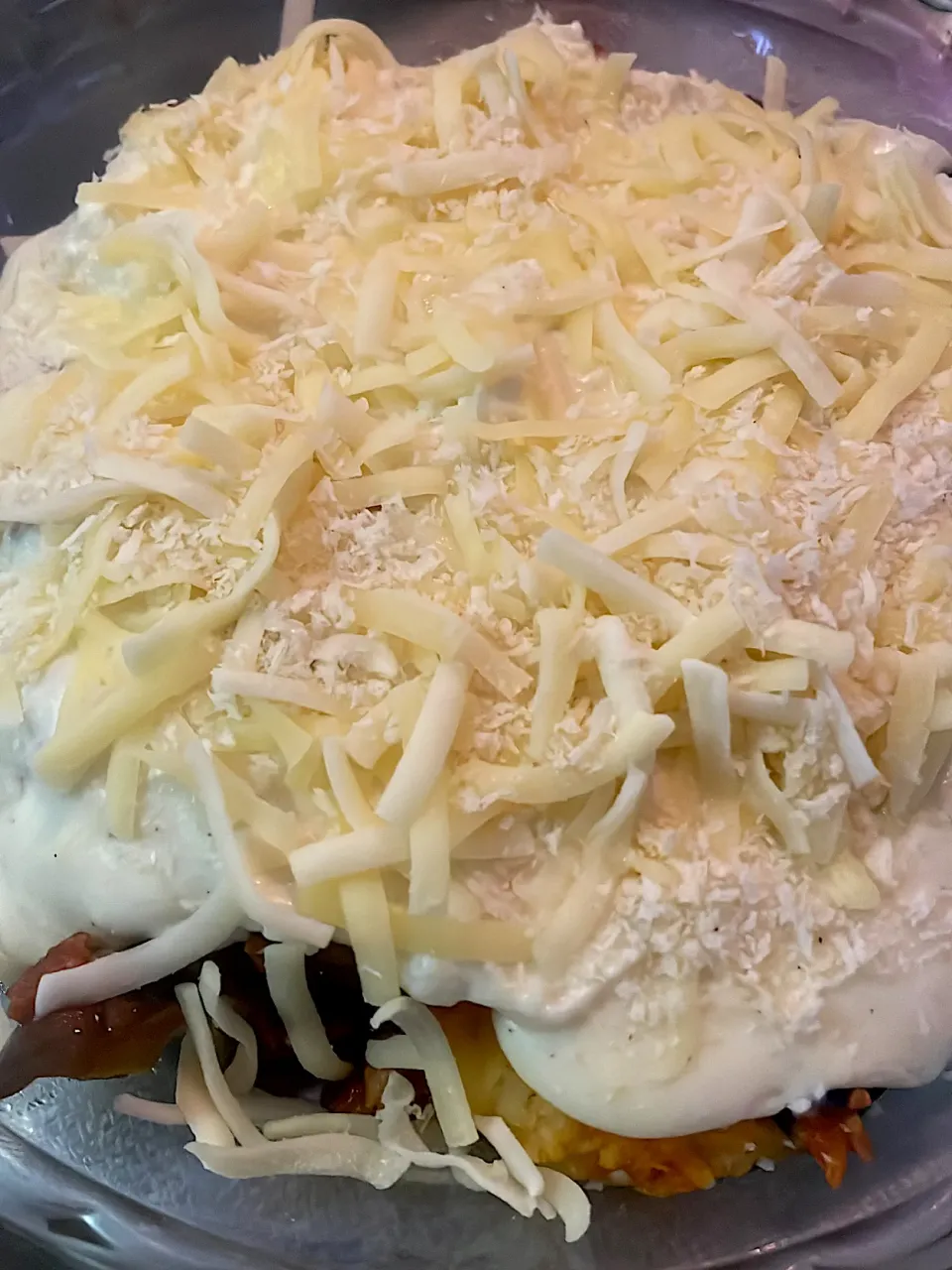 冷凍ハッシュドポテトにナスミート、ホワイトソース、チーズ、パン粉！焼きます|abekoさん