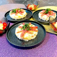 づけマグロと鮭のお寿司とレモン入りコールスロー|Yuriko Sugiharaさん