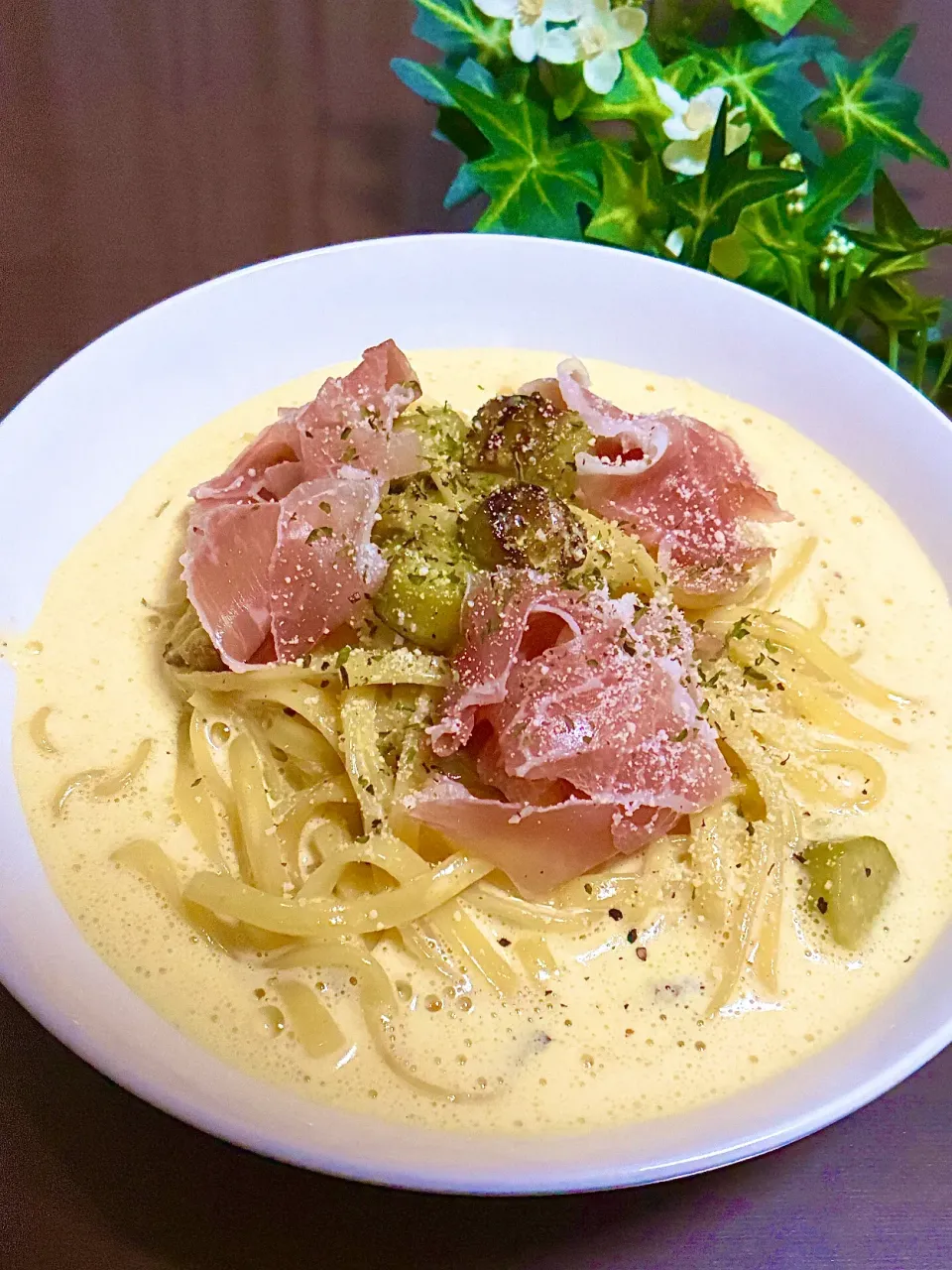 生ハムと茄子のカルボナーラ|あやめもちもちさん