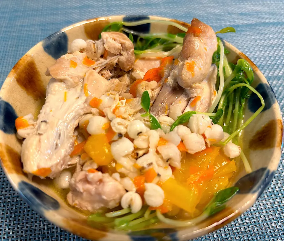 チキンとはとむぎほろほろスープ|ゆっちこさん