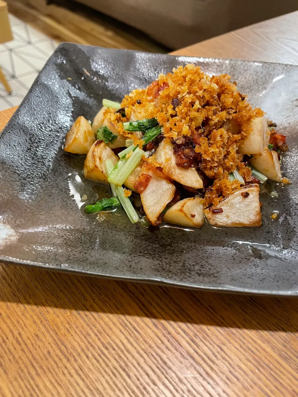 蕪とベーコンのペペロンチーノ炒め|いがをさん