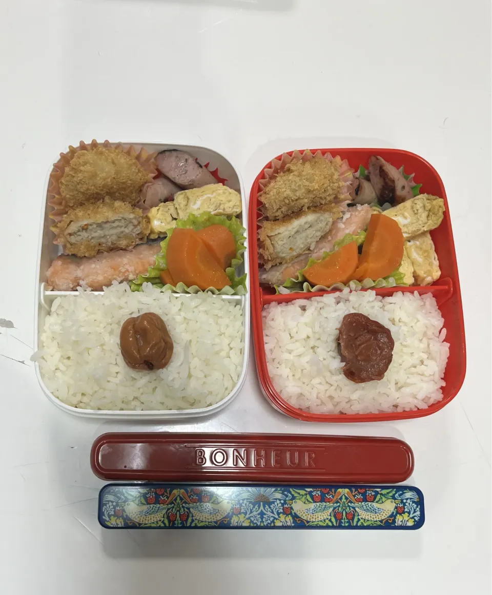 パパ弁と母弁☆人参のグラッセ☆卵焼き☆レモンとバジルのソーセージ☆いわしとごぼうのフライ☆秋鮭のフライ|Saharaさん