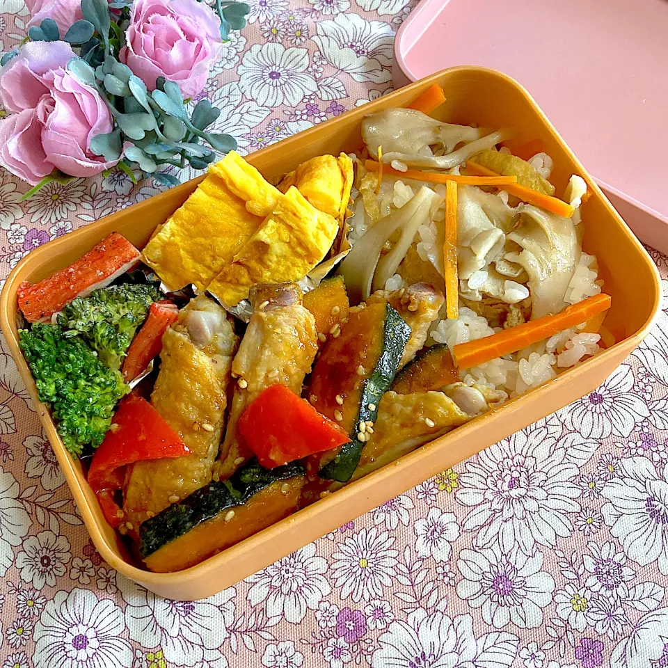 鶏手羽中の甘辛炒めのお弁当🍂|ringonamaさん