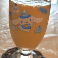 m.rafuさんの料理 ゴールドキウイの米酢漬け、その後→牛乳とプルーン入りラッシー風