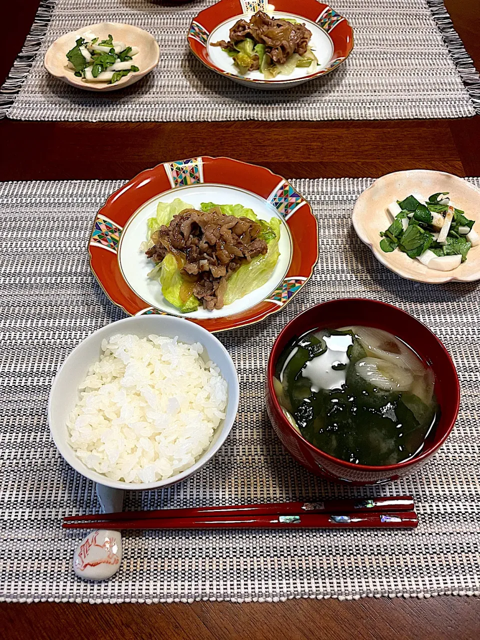 牛肉のガーリック炒め シャキシャキレタス添え|lingesさん