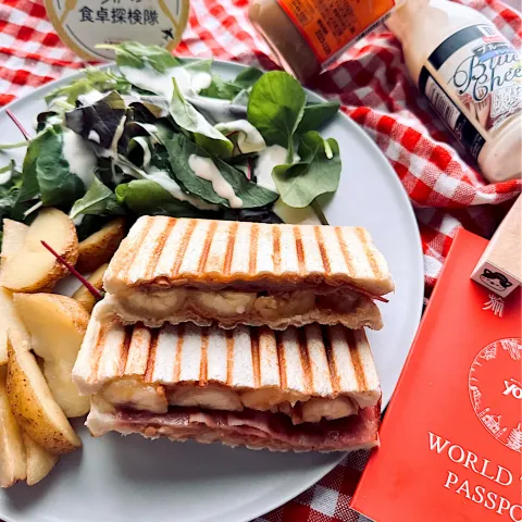 「ピーナッツペースト（花生醤）」を使ってみたSnapdishの料理・レシピ写真:エルビスプレスリーの愛した、ピーナッツバナナサンド 禁断レシピ、エルビスサンド🥪🍌