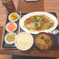 KENちゃん食堂の野菜炒め定食|Jhonny Yamashiroさん