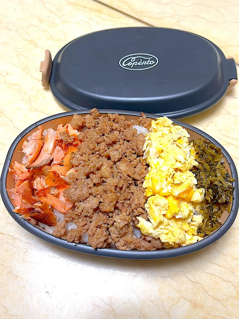 4食丼|めぐりんさん