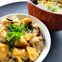 瓶詰め鯖とひじきの炊き込みご飯|みるくここあさん