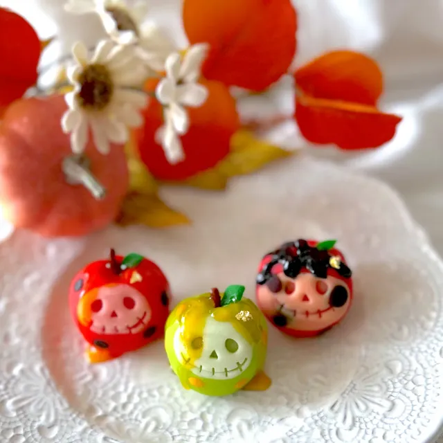 Snapdishの料理・レシピ写真:練り切りハロウィンの毒リンゴ｜ハロウィンパーティーメニューを楽しもう♪