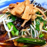 【食べログ TOP 5000】 
【毎週水曜日は中華鍋料理麺の日
】
中華そば 半ざわ 
ニラそば (1,100円) 
＋メンマ (がんこ/覆麺智/花木共通のメンバーカード提示で無料) 
―麺少なめ
＠西巣鴨2分
(JR板橋駅から徒歩14分)
25276
〈醤130塩45噌󠄀20タ10昆9出14
F13冷27混3つ3焼1ポ1〉