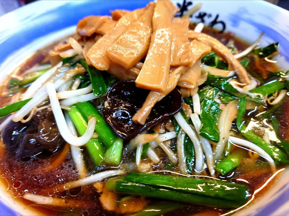 【食べログ TOP 5000】 
【毎週水曜日は中華鍋料理麺の日
】
中華そば 半ざわ 
ニラそば (1,100円) 
＋メンマ (がんこ/覆麺智/花木共通のメンバーカード提示で無料) 
―麺少なめ
＠西巣鴨2分
(JR板橋駅から徒歩14分)
25276
〈醤130塩45噌󠄀20タ10昆9出14
F13冷27混3つ3焼1ポ1〉|大脇さん