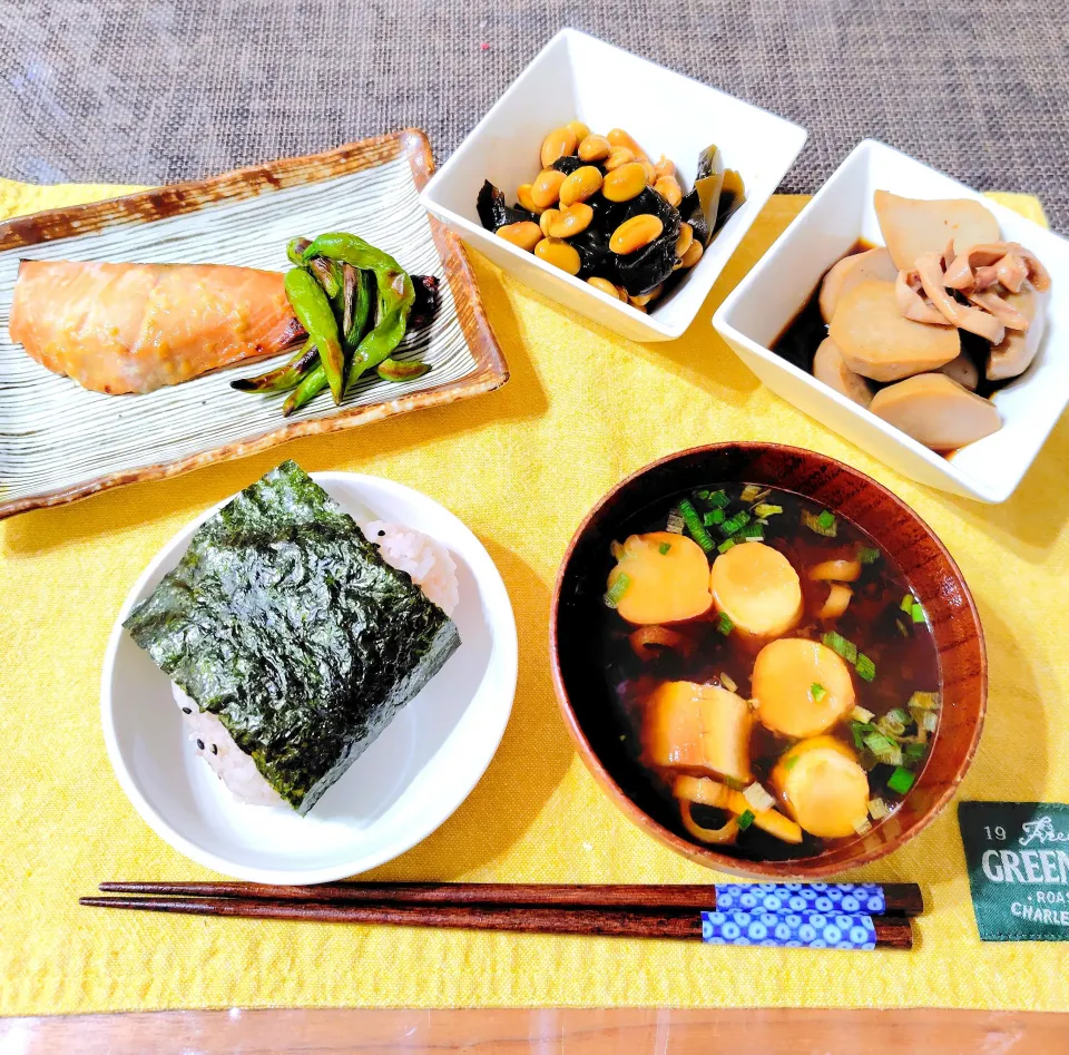 今日も和定食。秋鮭の醤油麹の付け焼き|シュビラさん