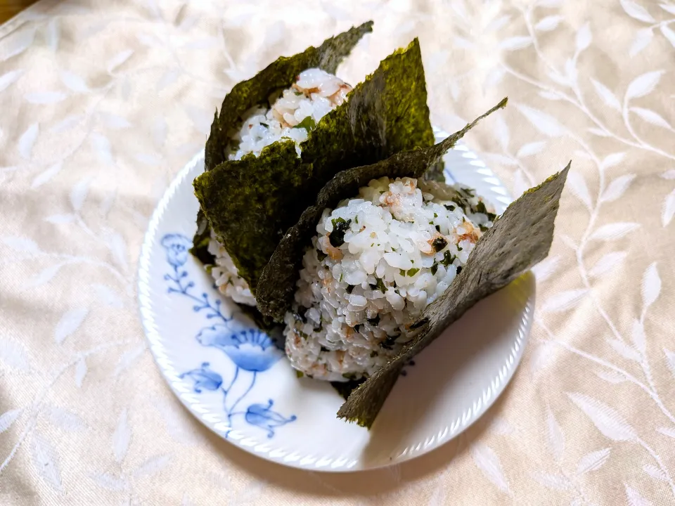 10/13の夜勤弁当　おにぎり弁当|卯月さん