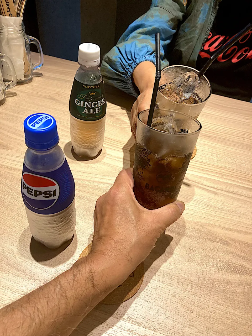 ペプシ（ぼく）とジンジャエール（はやと）でもかんぱーい( ^ ^ )/■( ^ ^ )/□（実況中継中）|なびさん