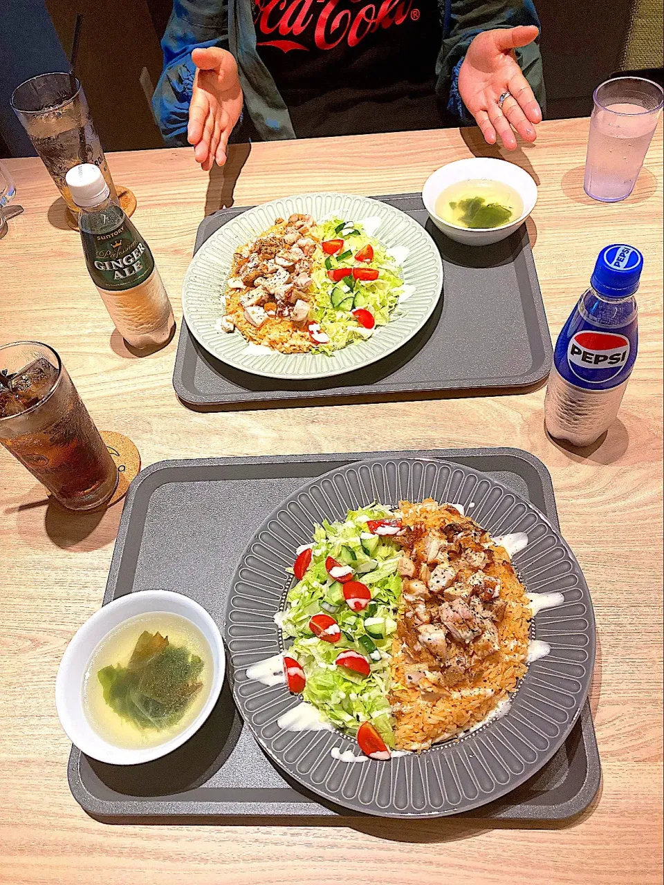 鶴舞公園の「Tastella」のチキンオーバーライスをいただきます😋|はやとさん