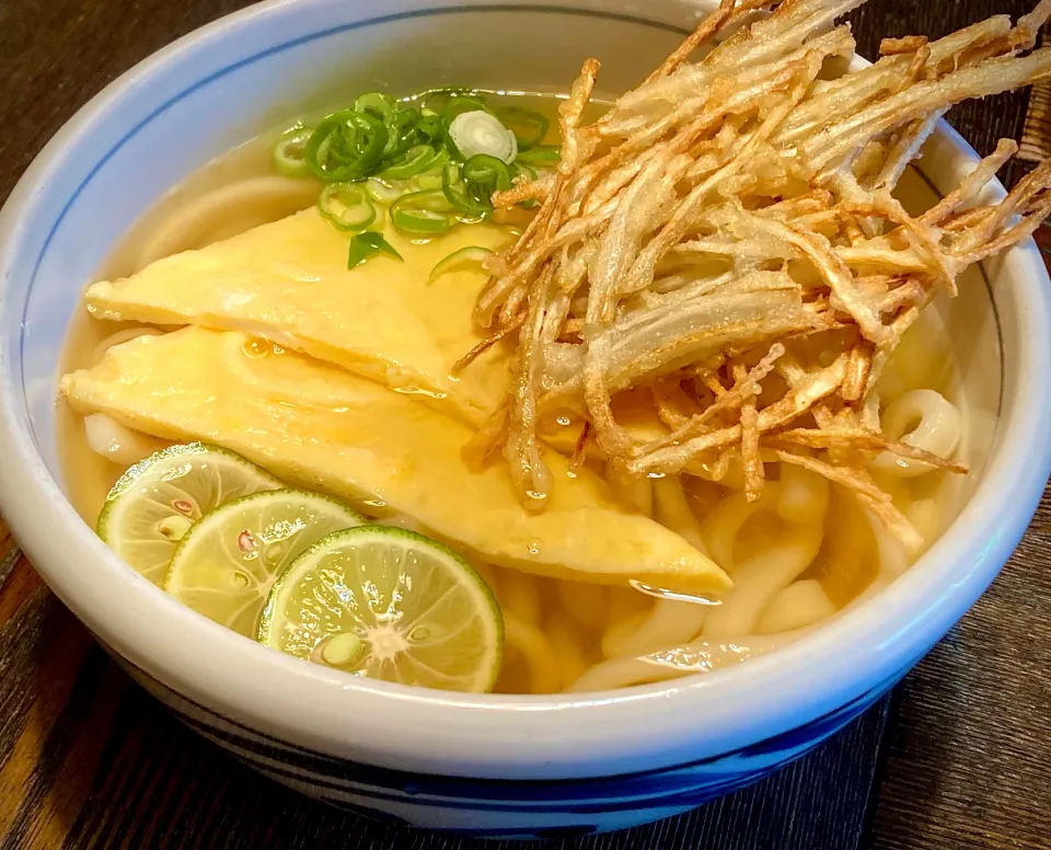 今日の麺好きランチは  またま た好物の                               「ごぼうかき揚げうどん」|mottoさん
