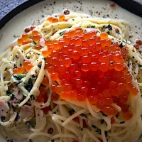 いくらとベーコン、ほうれん草のクリームパスタ✨|Tina Tomoko😋さん