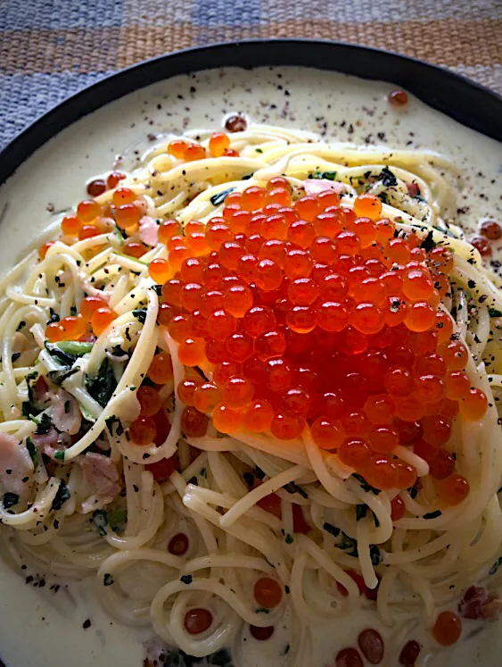 いくらとベーコン、ほうれん草のクリームパスタ✨|Tina Tomoko😋さん