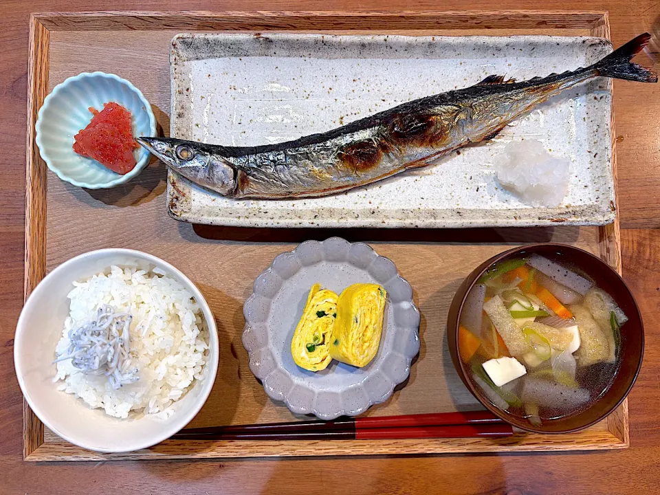 夜ご飯(ゆめみづほ、サンマ、ネギ卵焼き、シラス、明太子、けんちん汁)|cocomikaさん