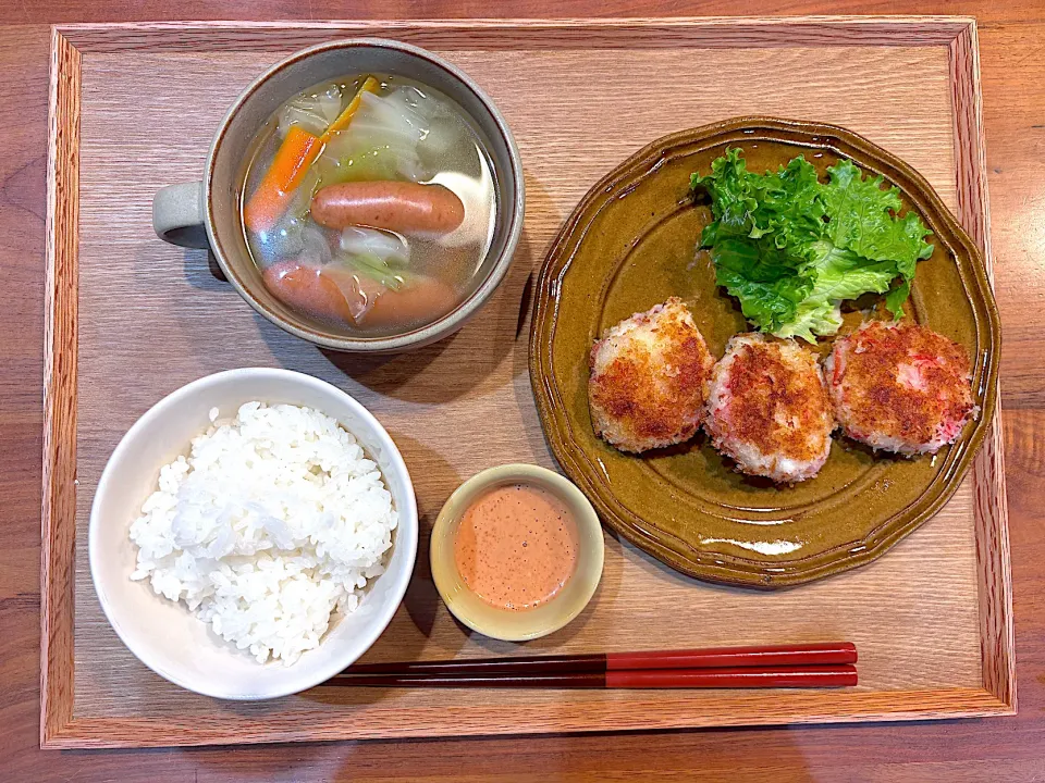 夜ご飯(なんちゃって海老カツ、ウインナースープ)|cocomikaさん