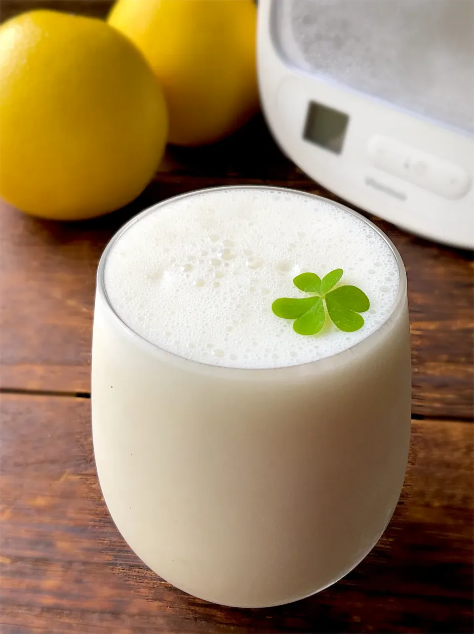 発酵メーカーで作った甘糀で甘酒ラッシー|9421beruさん