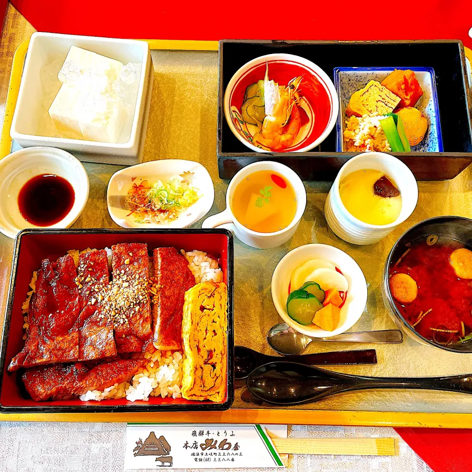 🐮昼【飛騨牛ステーキ重】🐮|Laniさん