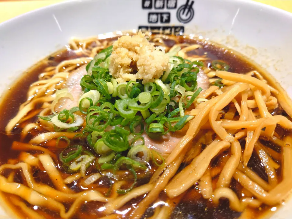 【10/18までの期間限定店舗】 
【完全キャッシュレス対応】
#新宿地下ラーメン 
湯の台食堂 from 秋田県にかほ市 
生姜そば
@新宿小田急エース北館 
25278
〈醤131塩45噌󠄀20タ10昆9出14
F14冷27混3つ3焼1ポ1〉|大脇さん