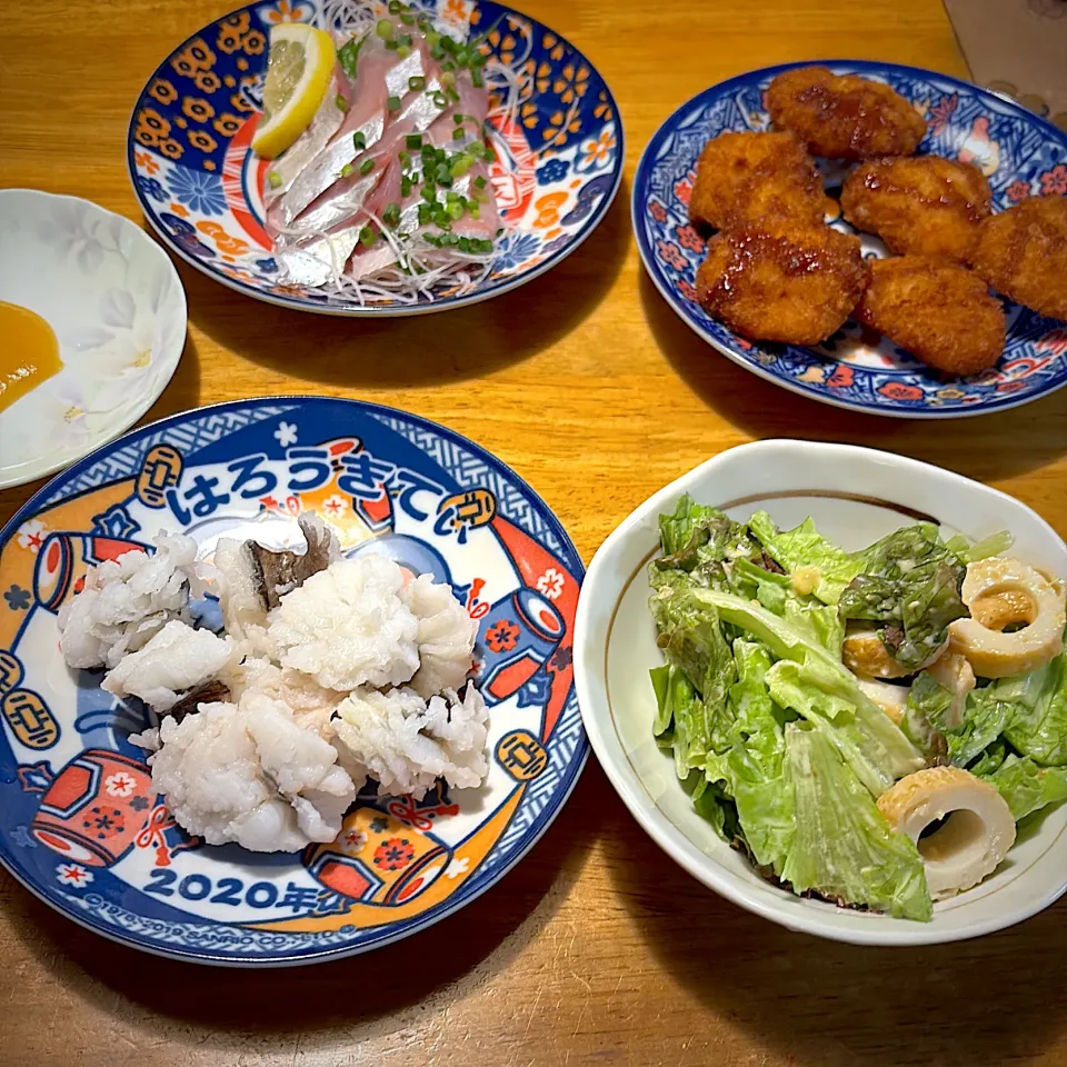 鱧の湯引きと、鯵の刺身と、鶏カツと、レタスと竹輪の味噌マヨ和え|もえさん