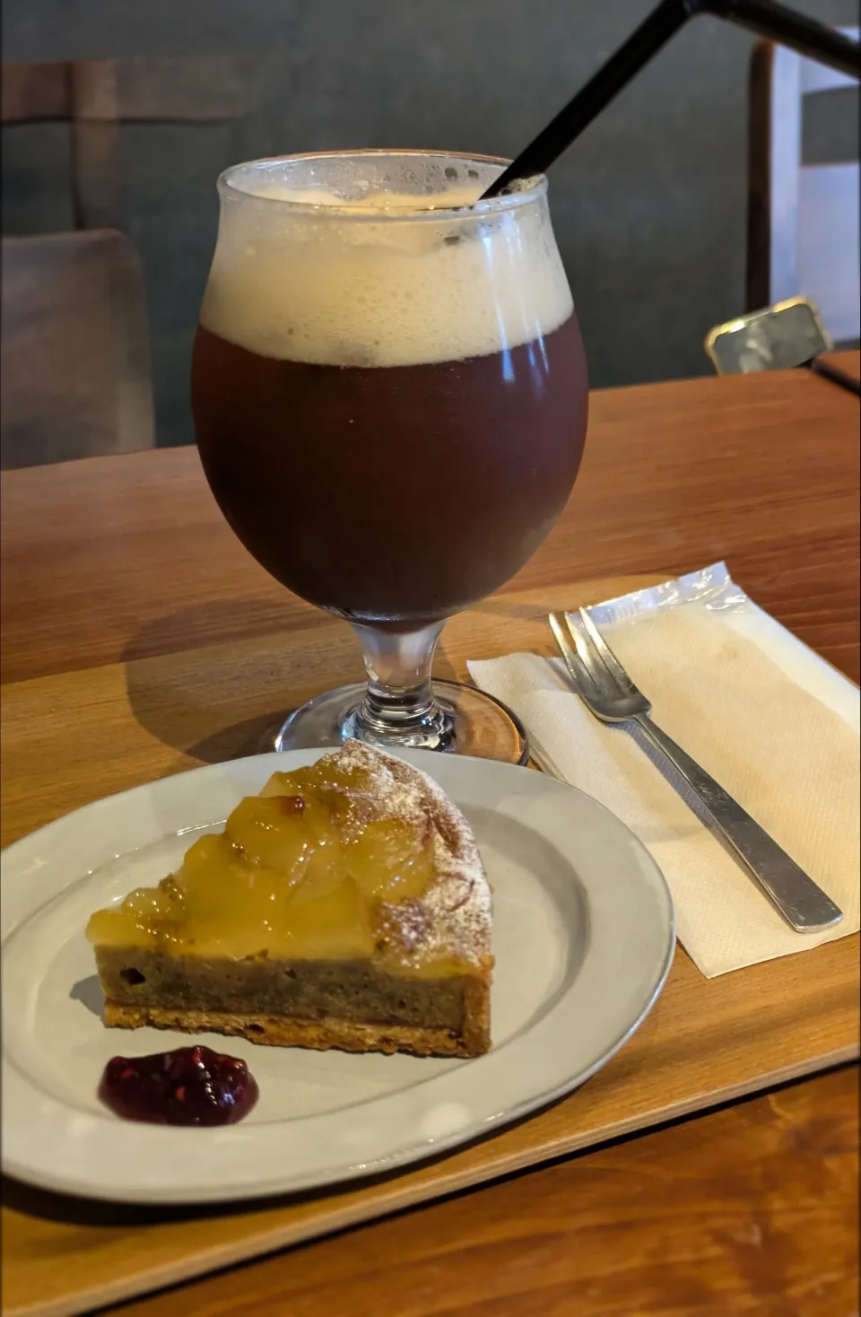 トナカイホテルの紅茶と洋梨のタルト|いりごまさん