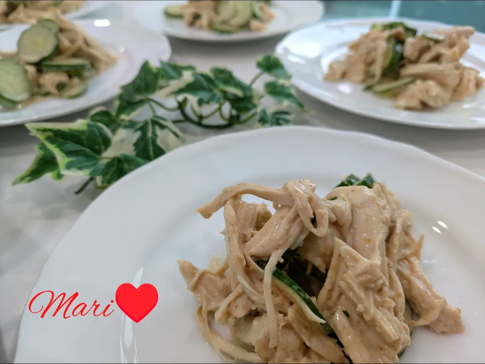 《レシピ有》レンジで簡単！鶏むね肉きゅうりサラダ。|Mariさん
