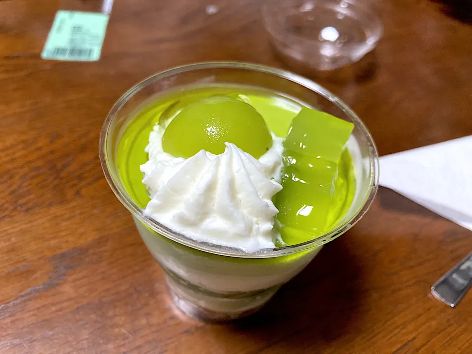 ぶどうパフェ|はっちぃさん