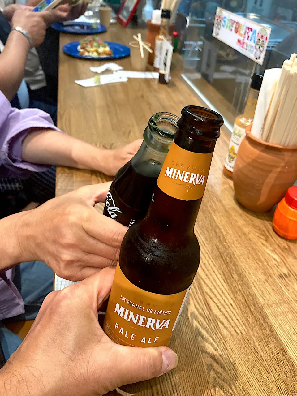 メキシコ🍺（ミネルバ・ペールエール）とコーラでかんぱーい( ^ ^ )/□( ^ ^ )/■（実況中継中）|なびさん