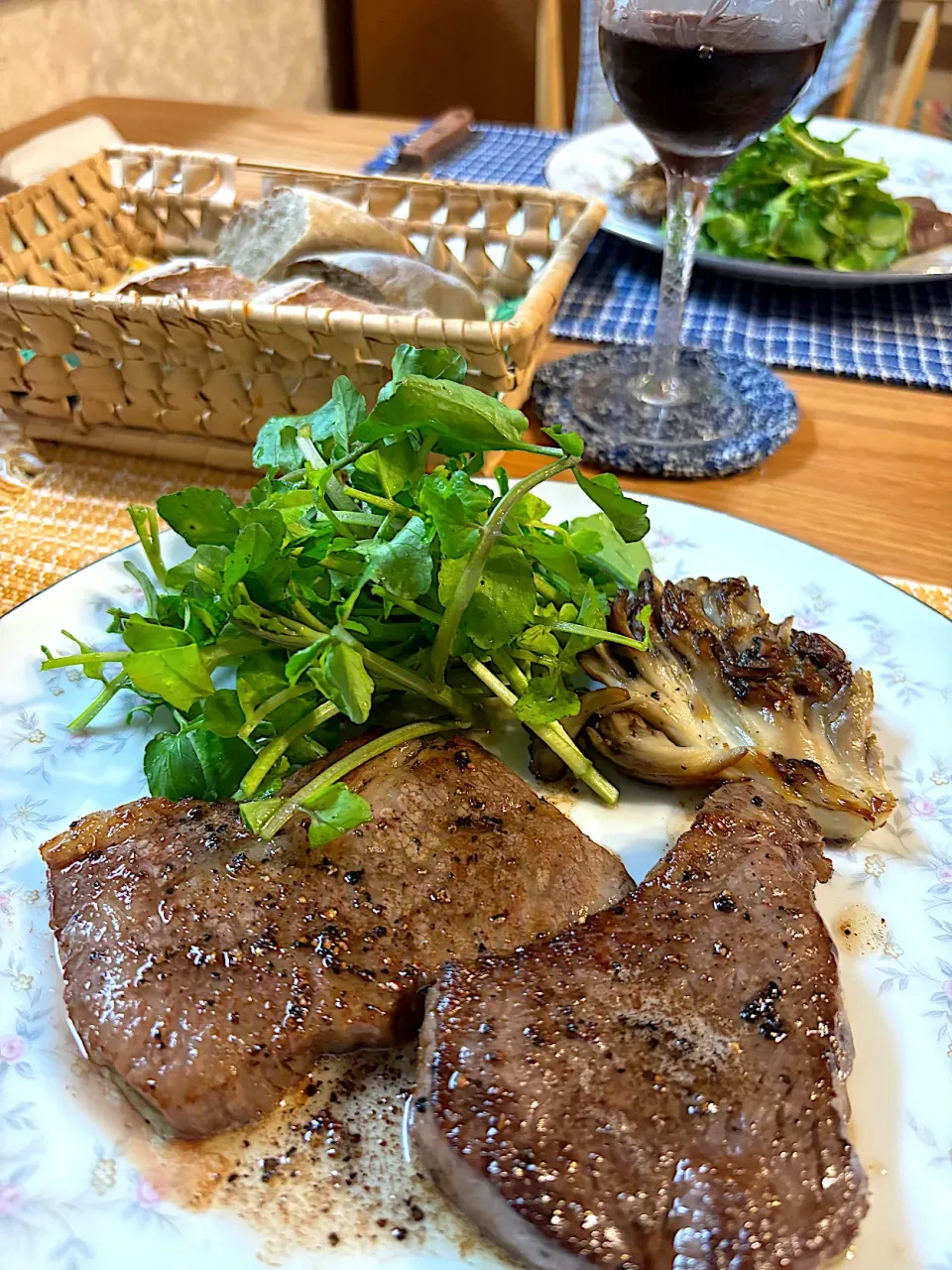 食べ比べステーキ|かおポンさん