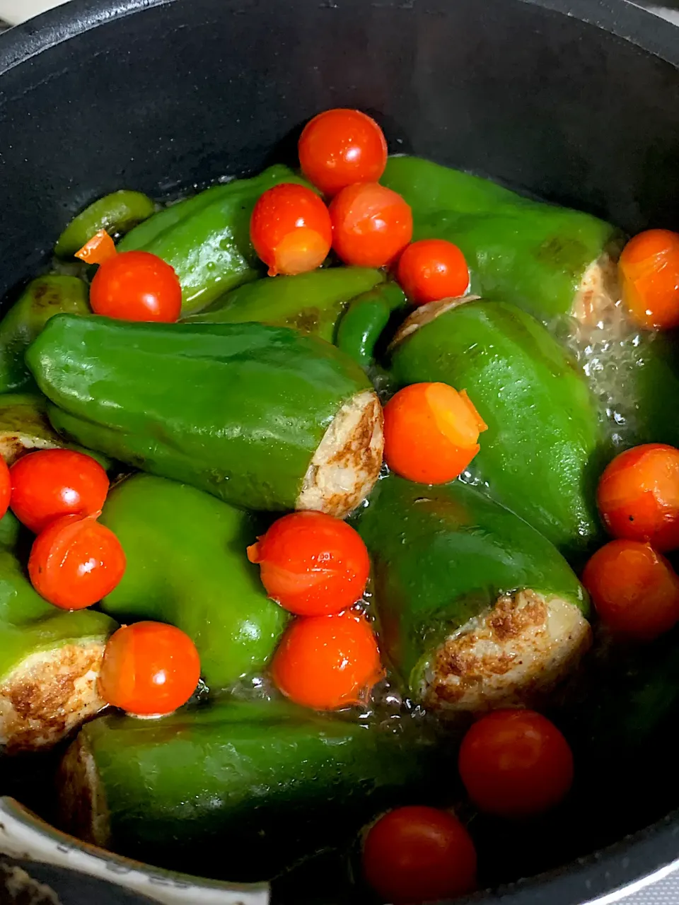 丸ごとピーマンの肉詰め|葉子さん