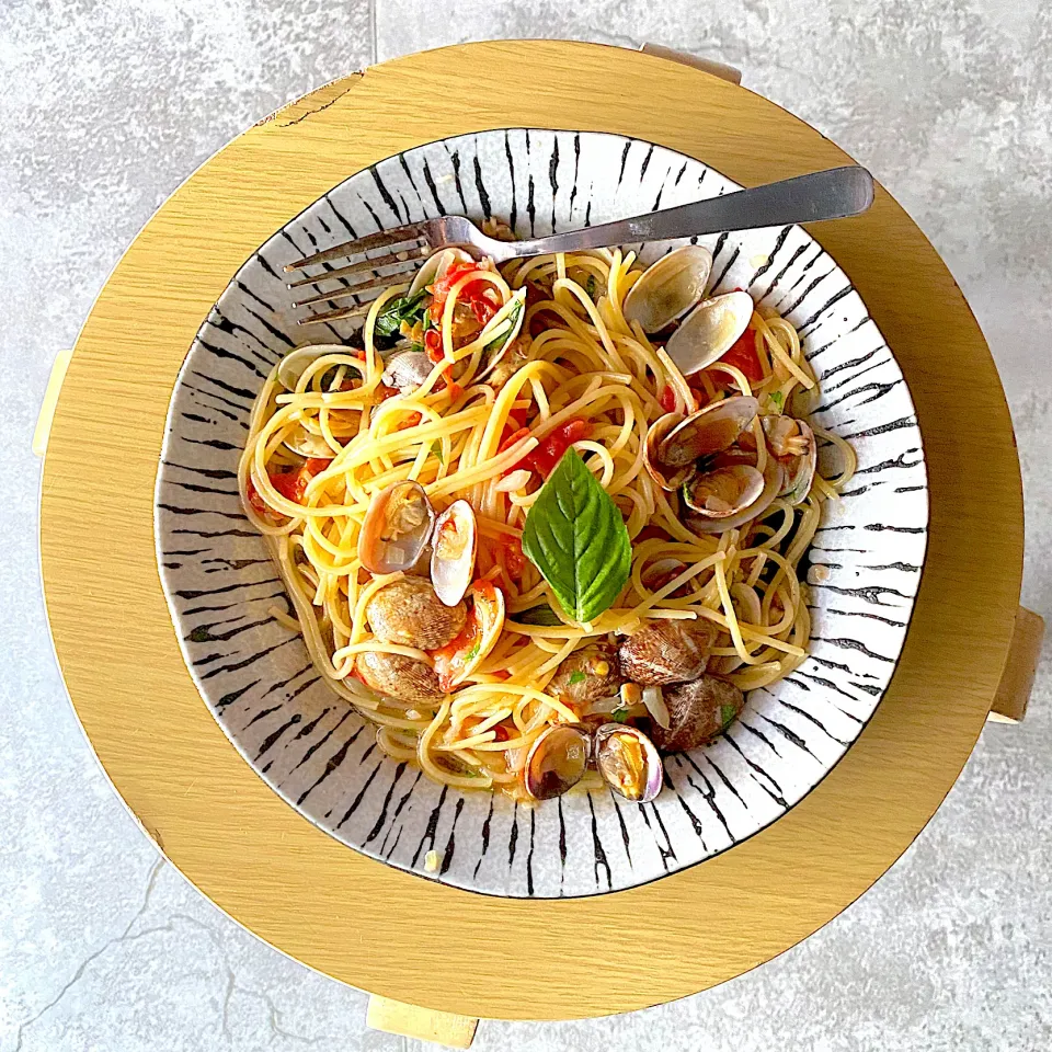 フレッシュトマトソースでボンゴレロゼのスパゲッティ🍝|shikaさん