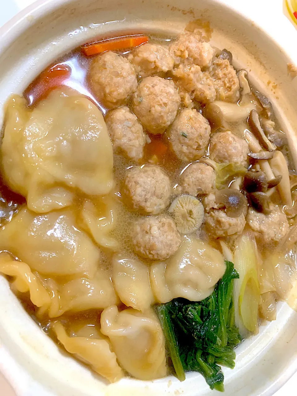 鶏団子水餃子鍋|カルボーンさん