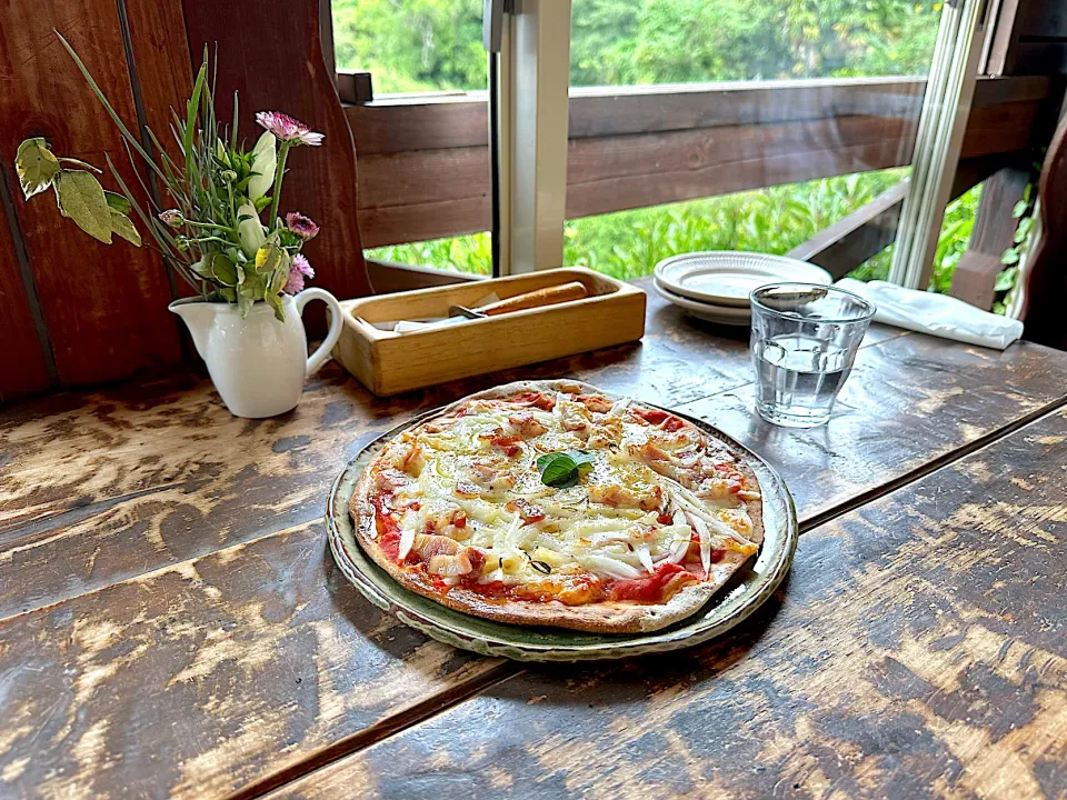 ベーコンと玉ねぎのボリュームピザ🥓🧅🍕|buhizouさん